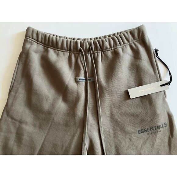 Fear of God Essentials Sweatshort Taupe Size Medium - Picture 4 of 6